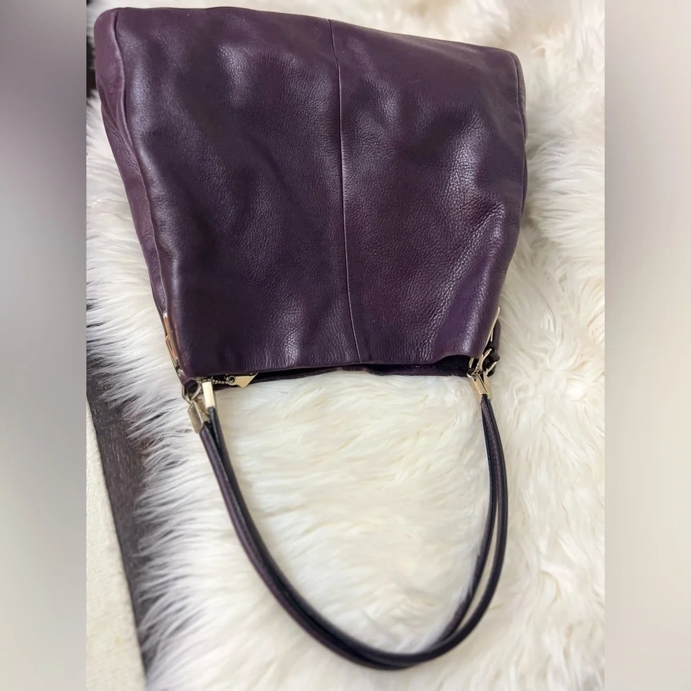 Coach chic versatile